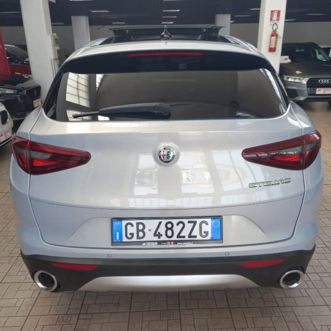 Alfa Romeo Stelvio 2.2 Turbodiesel 160 CV AT8 RWD Business Blau - 2