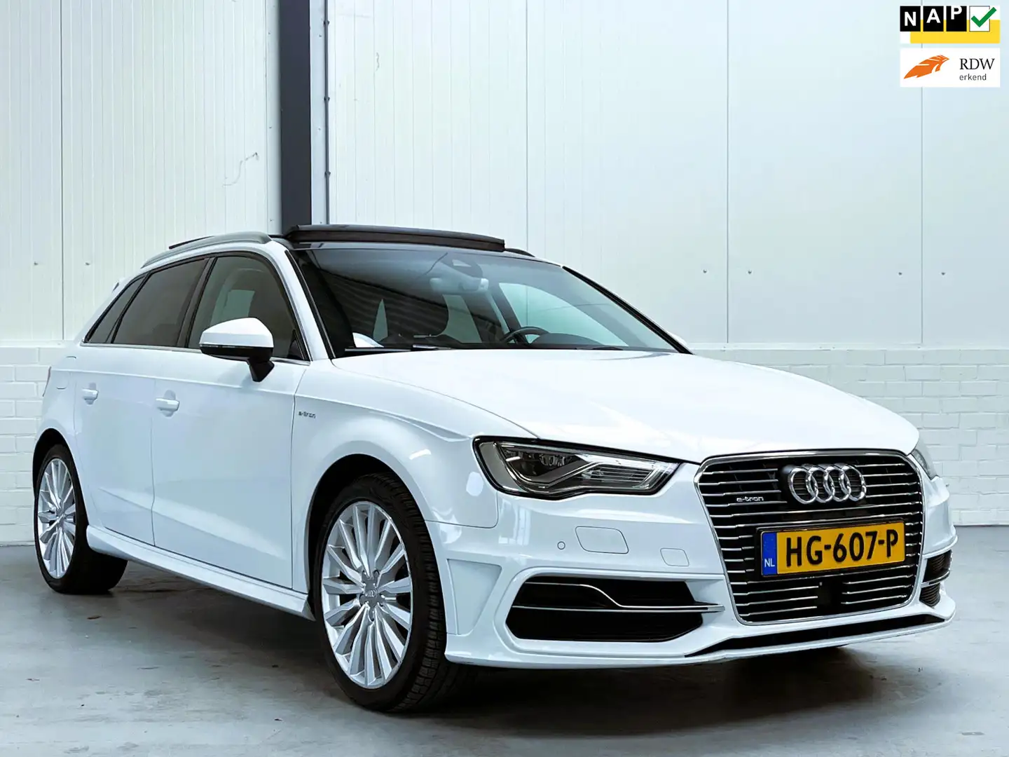 Audi A3 Sportback 1.4 e-tron PHEV Pano|Keyless|Adapief Blanco - 1