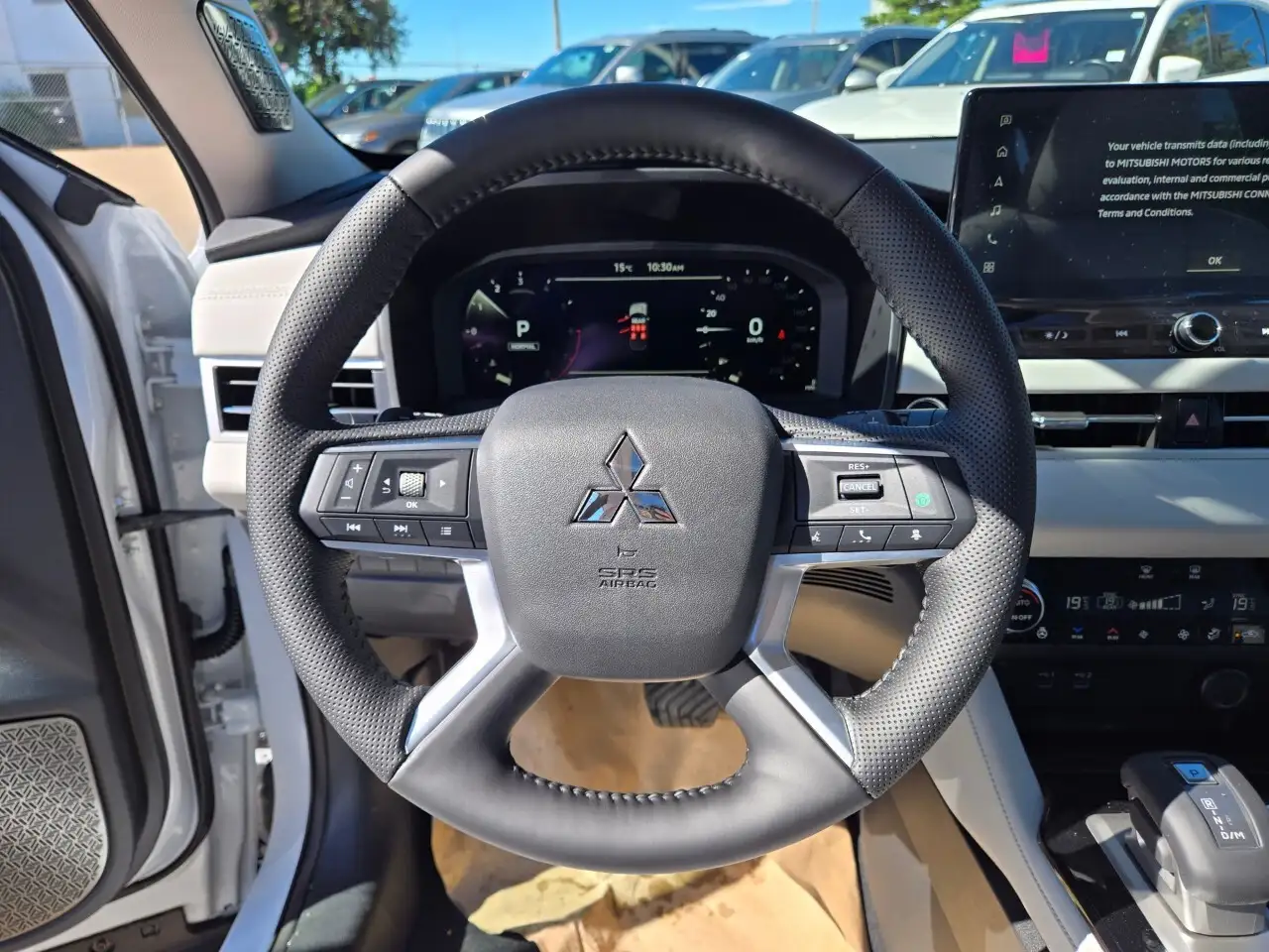 Mitsubishi Outlander снимка Mitsubishi Outlander