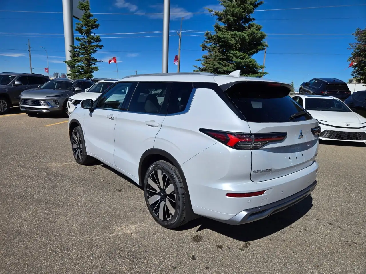 Mitsubishi Outlander снимка Mitsubishi Outlander