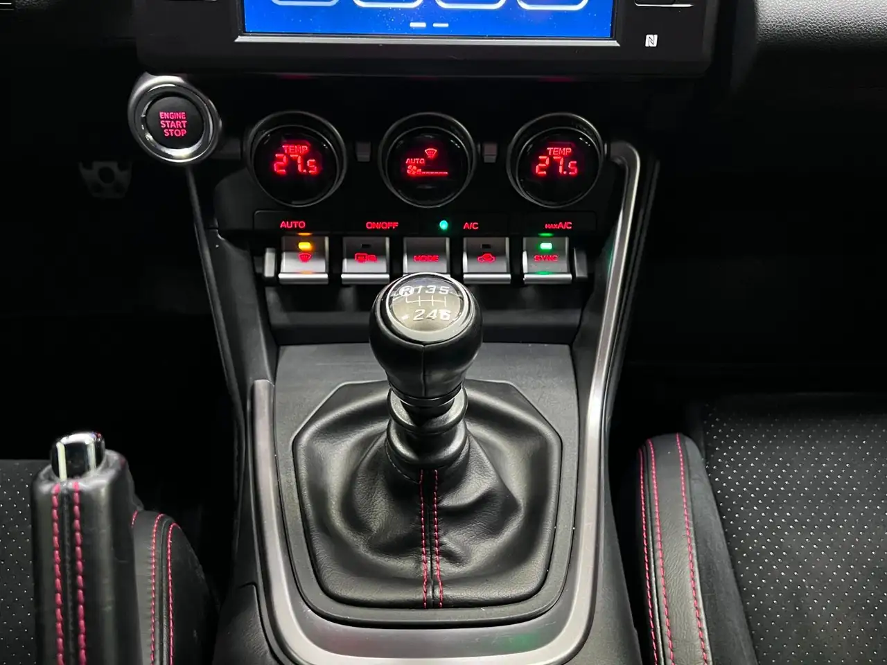 Subaru BRZ снимка Subaru BRZ
