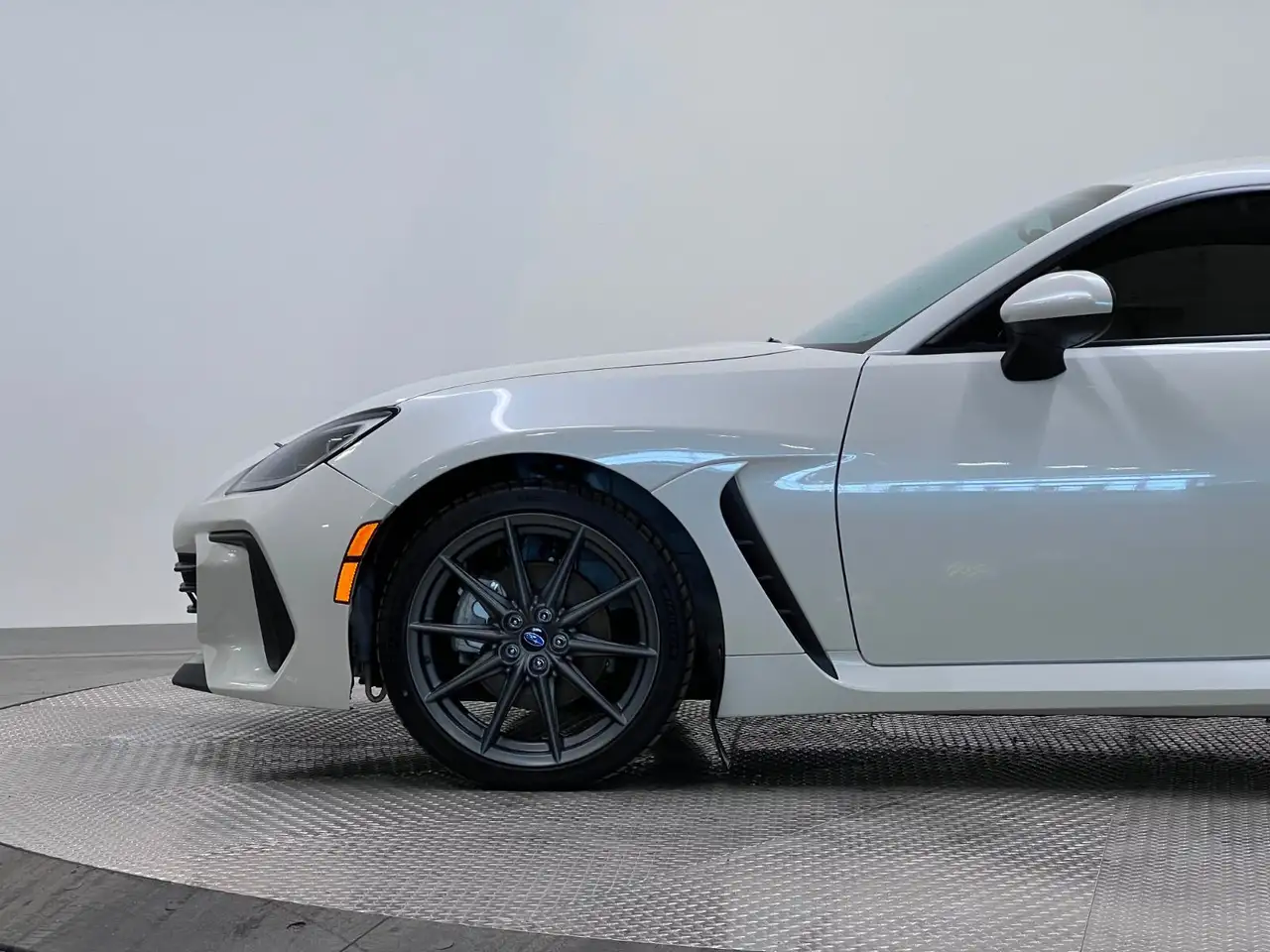 Subaru BRZ снимка Subaru BRZ