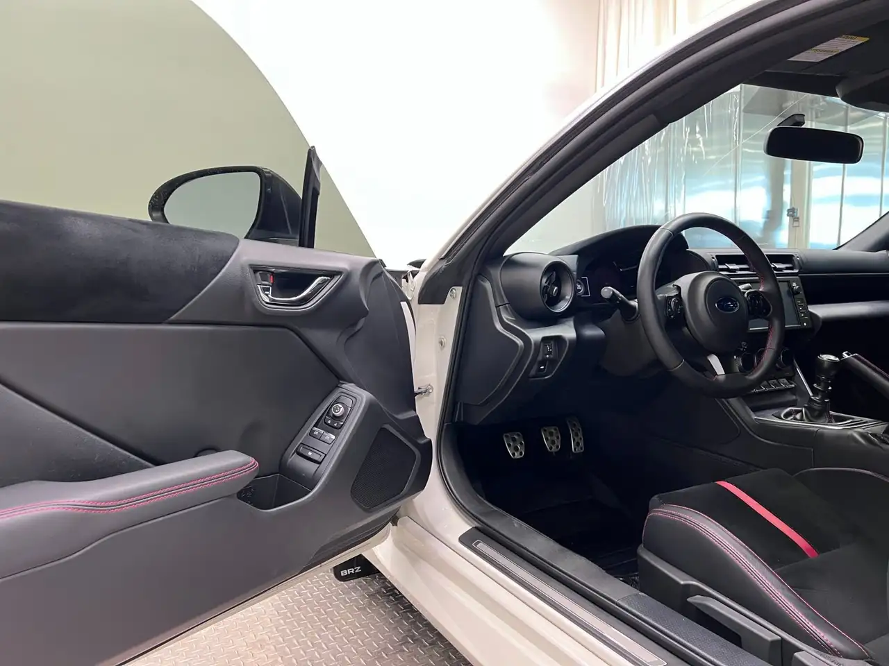 Subaru BRZ снимка Subaru BRZ