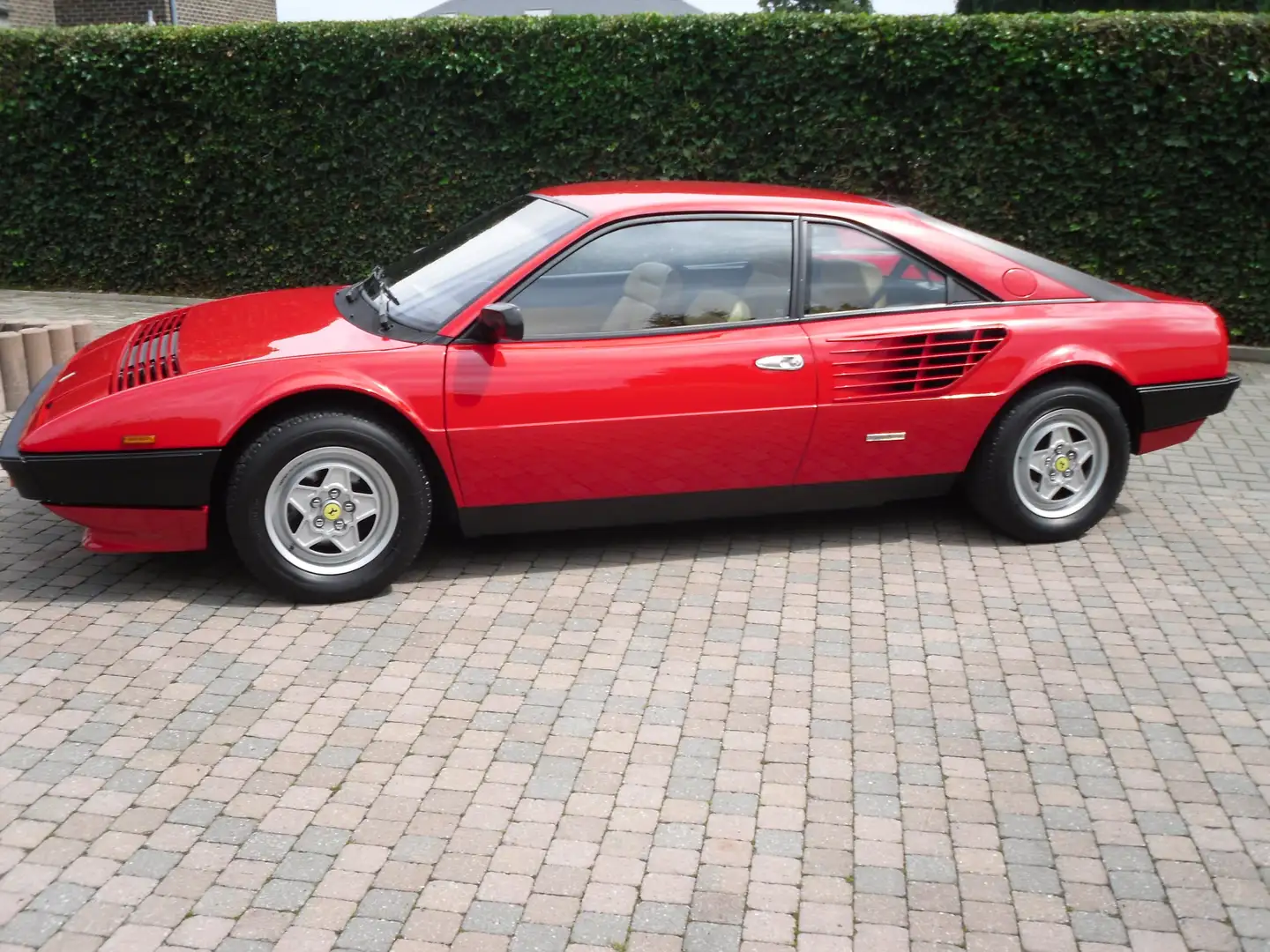 Ferrari Mondial 3.0 QV Coupe Rojo - 1