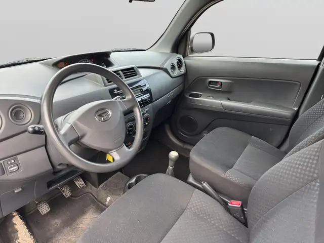 Daihatsu Materia view 9