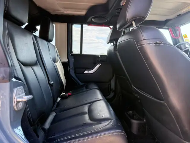 Jeep Wrangler view 11