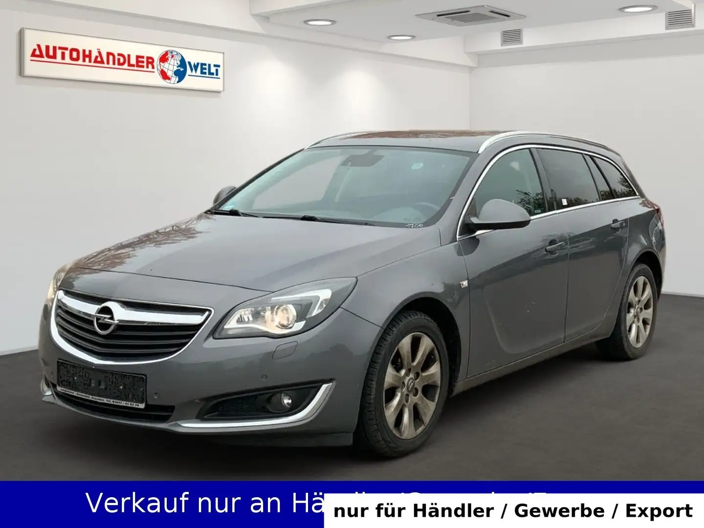 Opel Insignia A Sports Tourer Innovation Šedá - 1