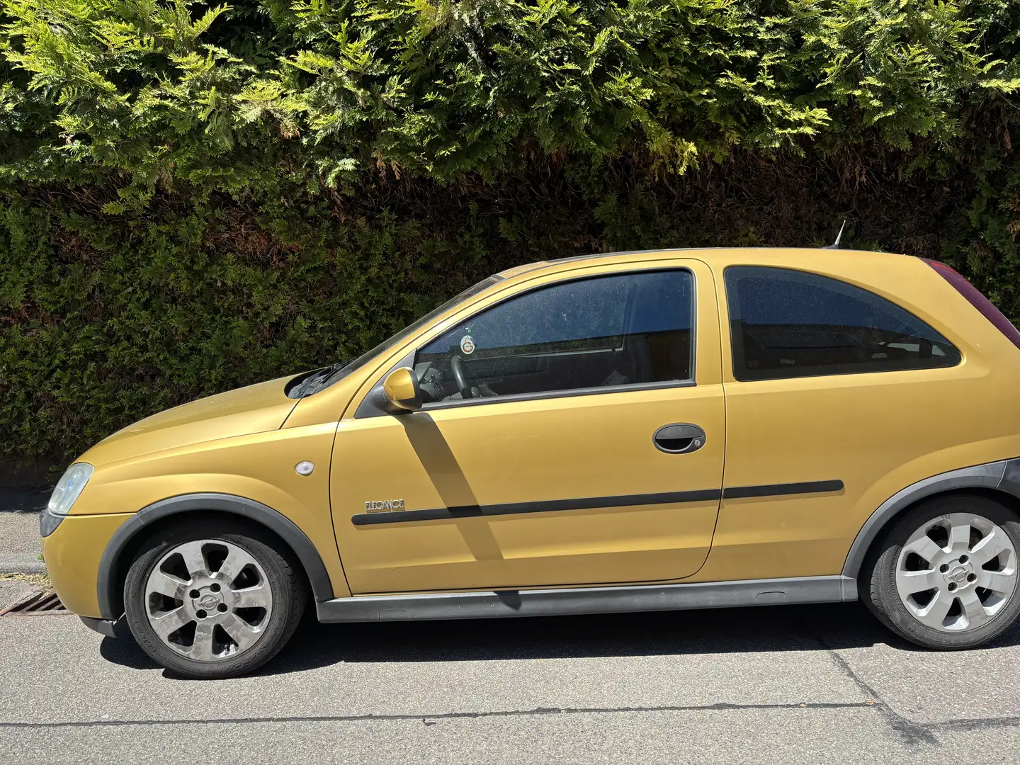 Opel Corsa 1.2 16V Elegance - 2