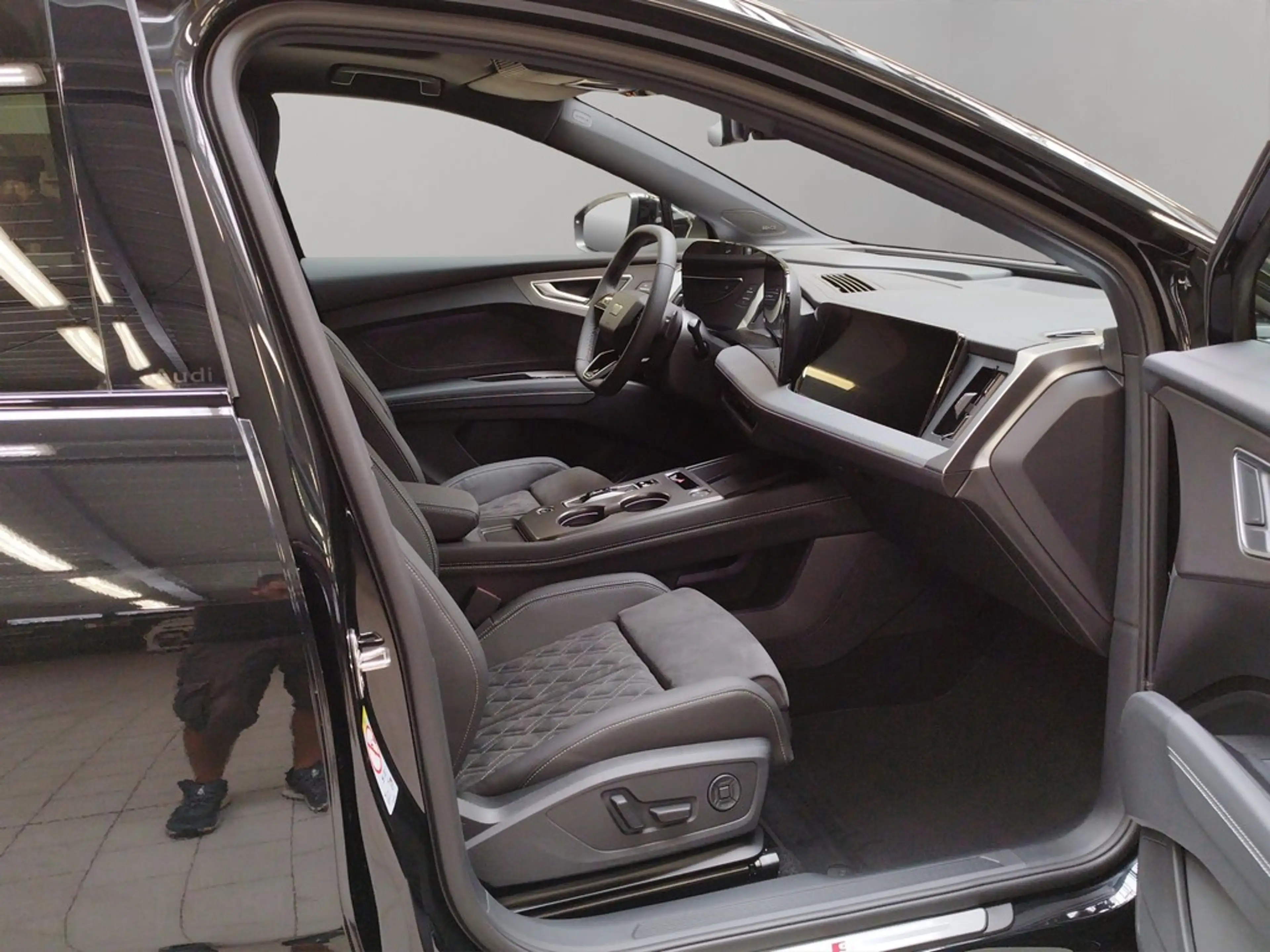 Audi e-tron 220kW qu. S line Pano ACC AHK — photo 9