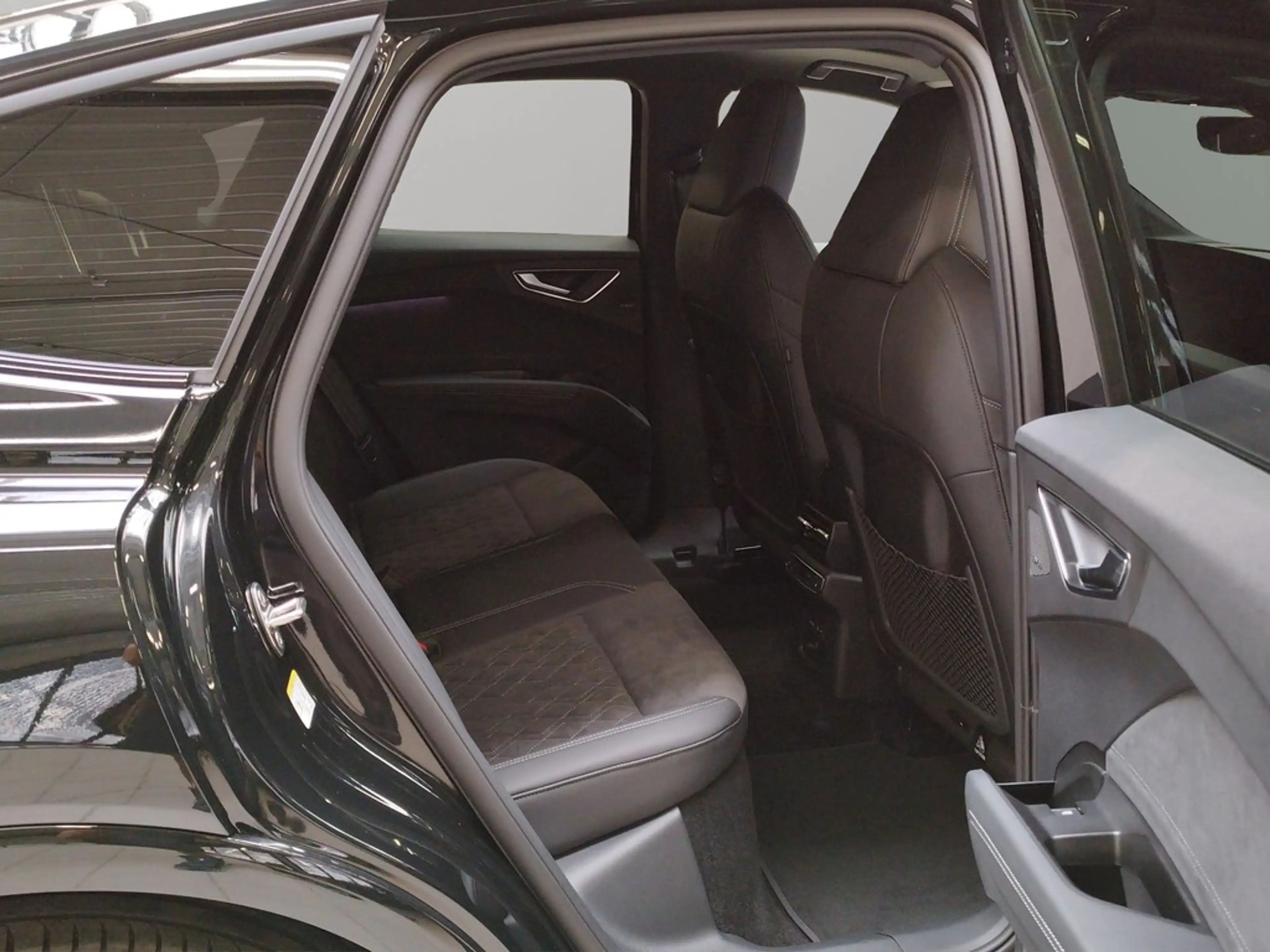 Audi e-tron 220kW qu. S line Pano ACC AHK — photo 10