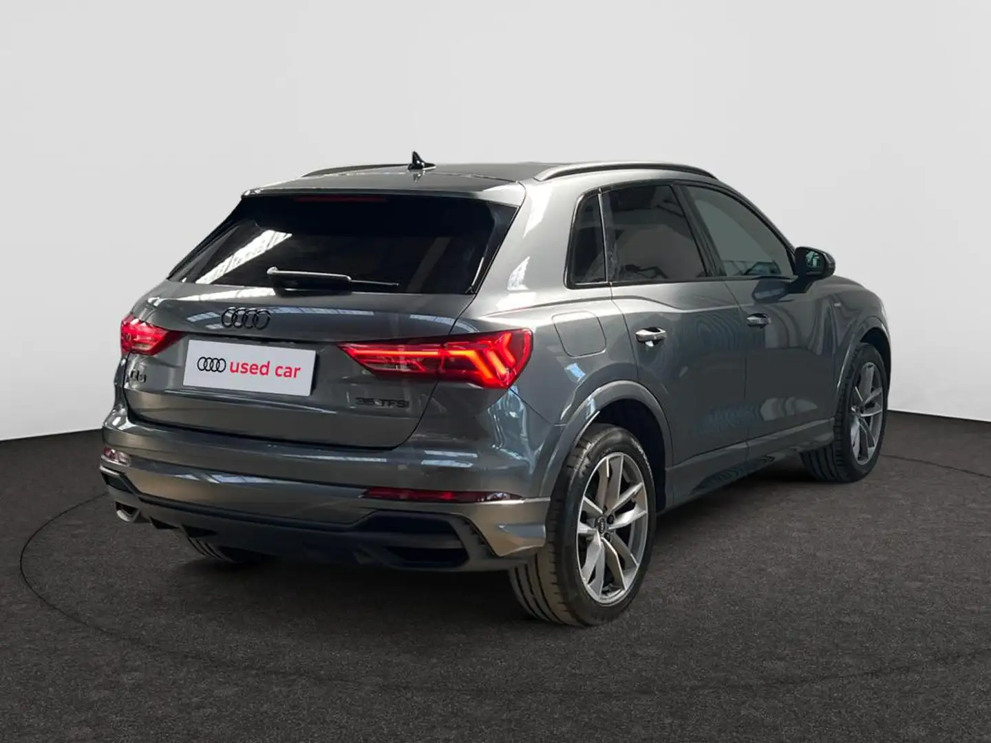 Audi Q3 Audi Q3 Business Edition S line 35 TFSI 110(150) k Grijs - 2