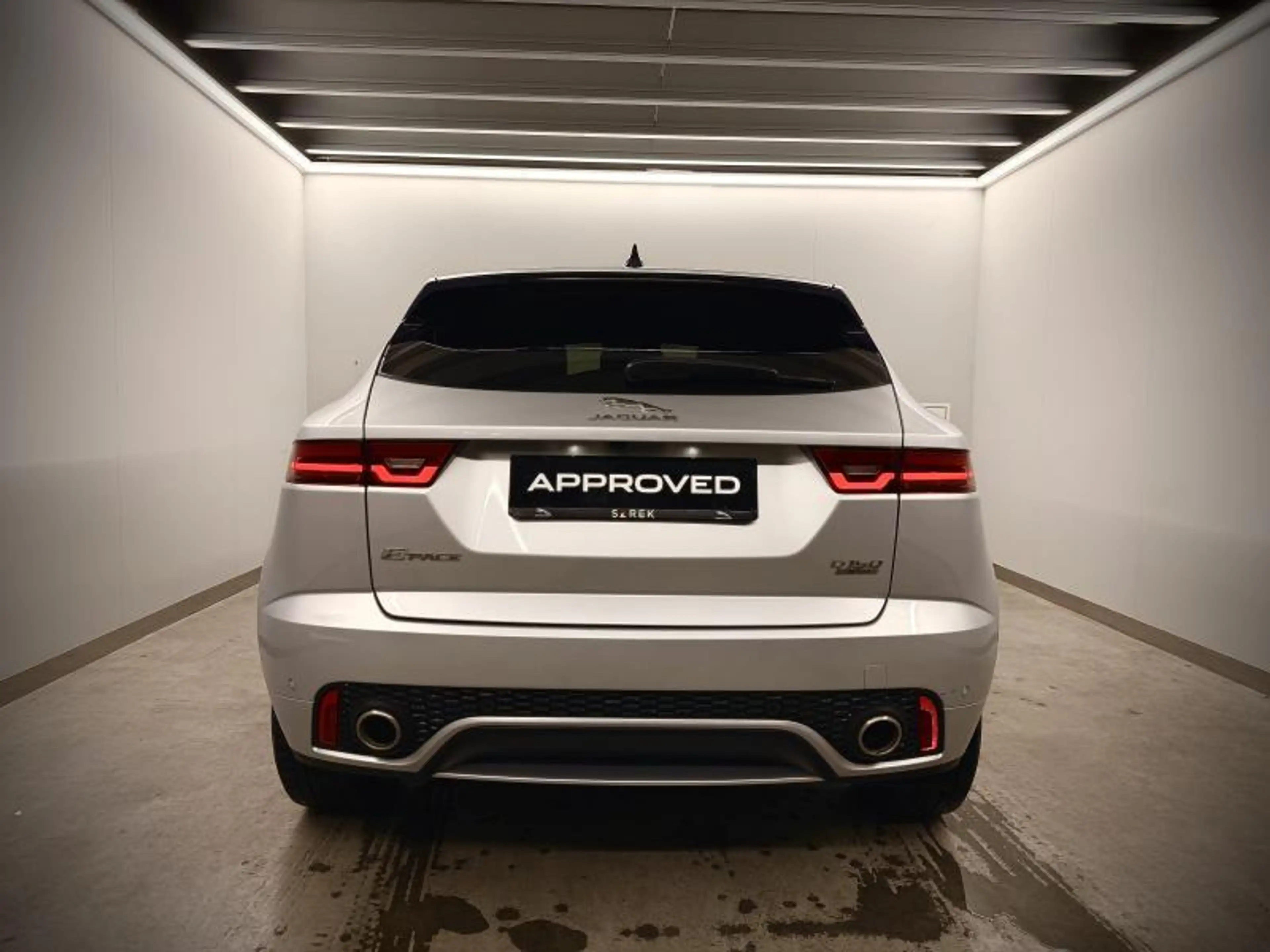 Jaguar E-Pace R-Dynamic SE D150 — photo 5