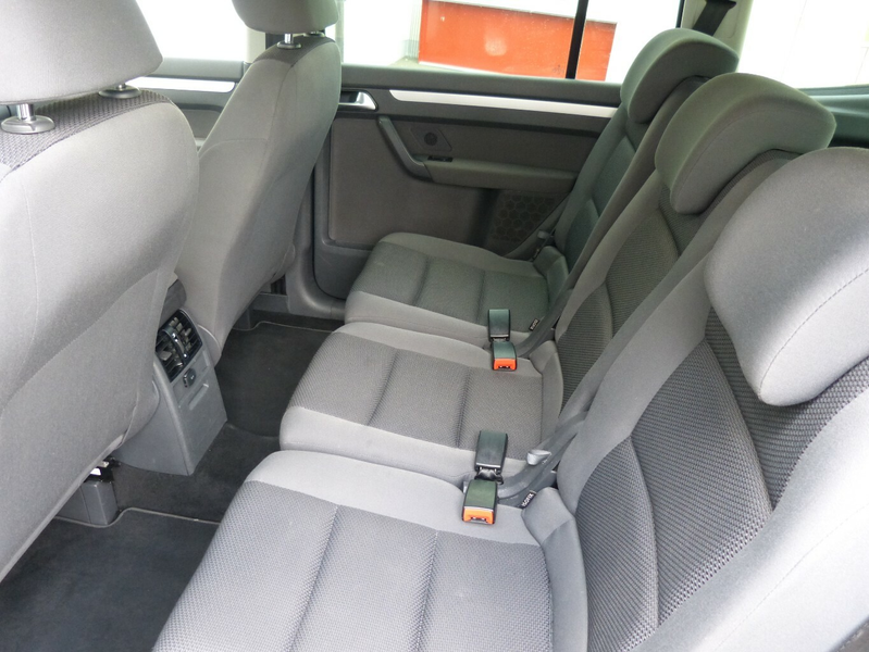 Volkswagen Touran Trendline 1.6 TDI [SHZ/PDC/ALU] — photo 13