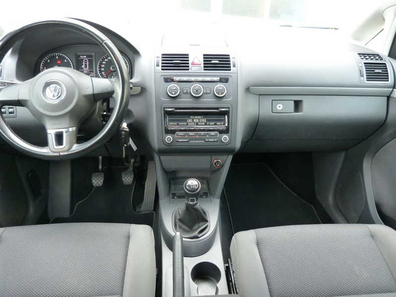 Volkswagen Touran Trendline 1.6 TDI [SHZ/PDC/ALU] — photo 12