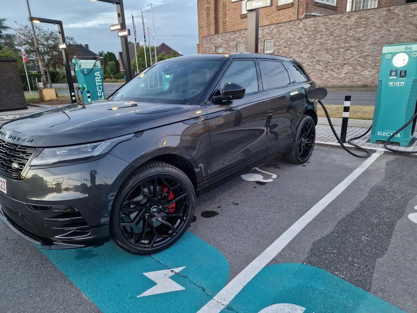 Land Rover Range Rover Velar Range Rover Velar P400e Dynamic SE AWD  PHEV  MY24 Grijs - 1