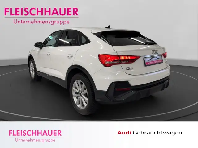 Audi Q3 view 5