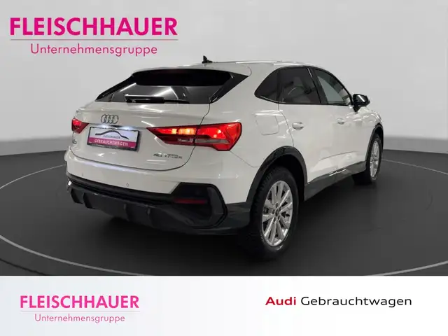 Audi Q3 view 7