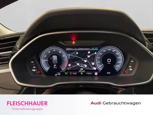 Audi Q3 view 12