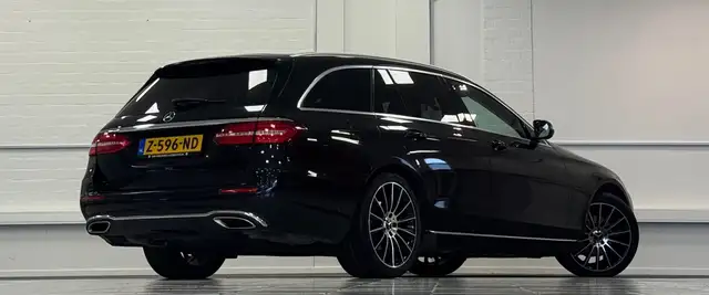 Mercedes-Benz E view 6