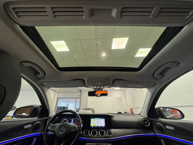 Mercedes-Benz E view 11