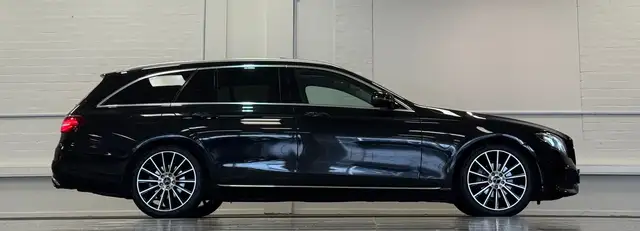 Mercedes-Benz E view 4