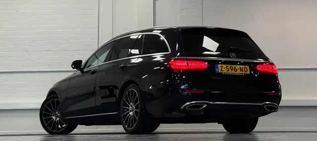 Mercedes-Benz E view 5