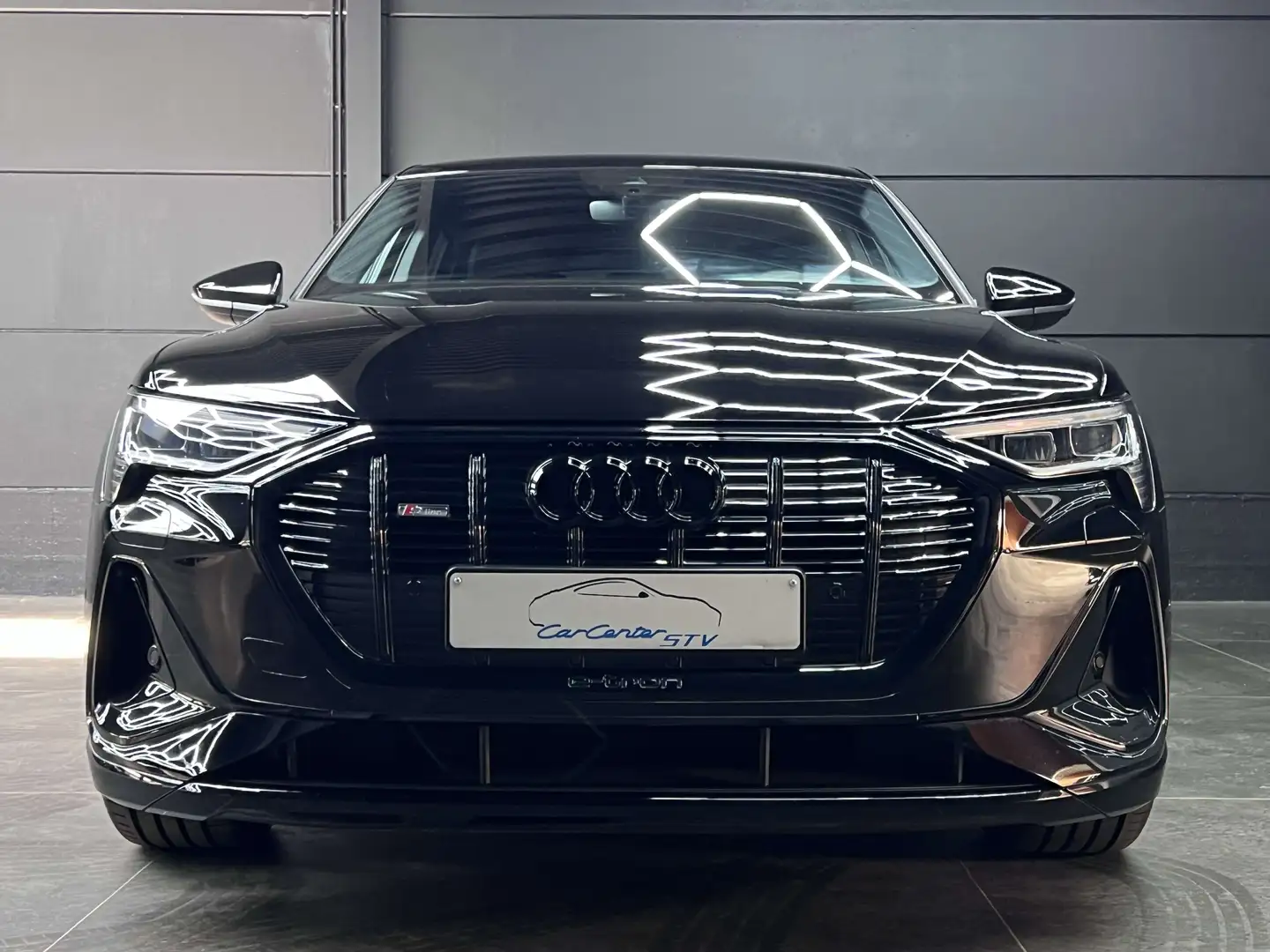 Audi e-tron 55 Quattro 95 kWh / S line / Full Black / Noir - 2