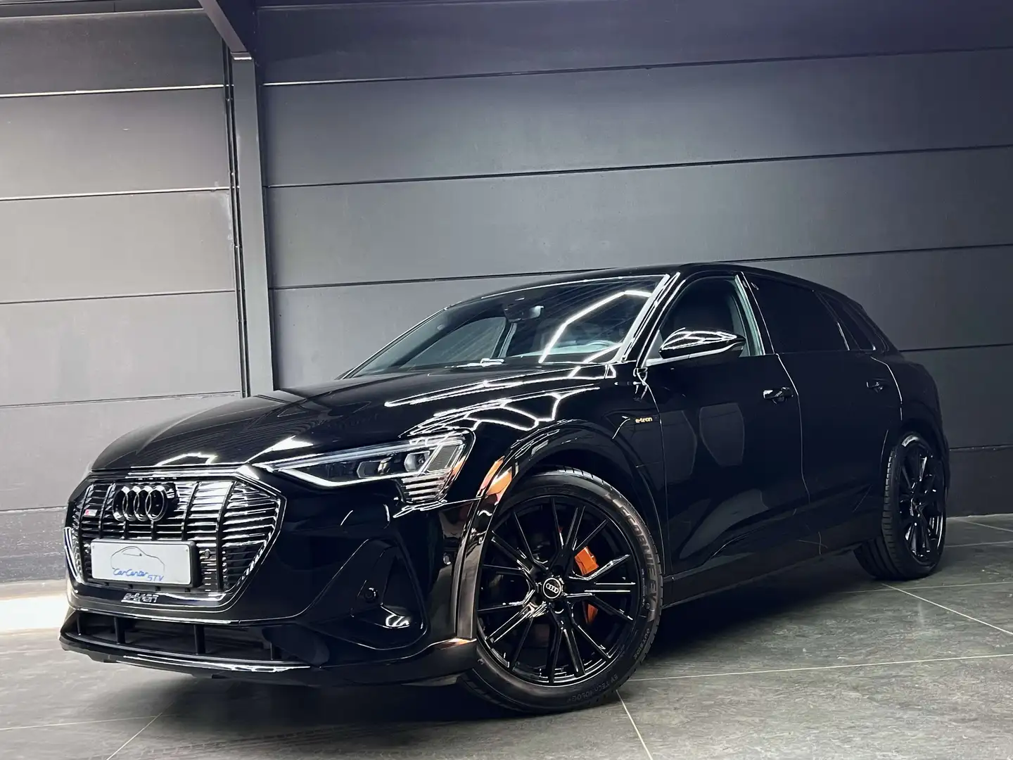 Audi e-tron 55 Quattro 95 kWh / S line / Full Black / Noir - 1