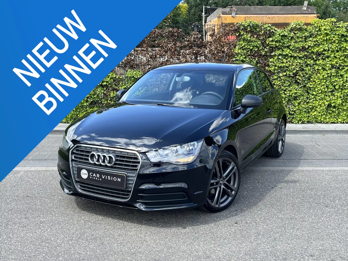 Audi A1 1.2 TFSI Attraction * Carplay * Airco * Garantie * Schwarz - 1