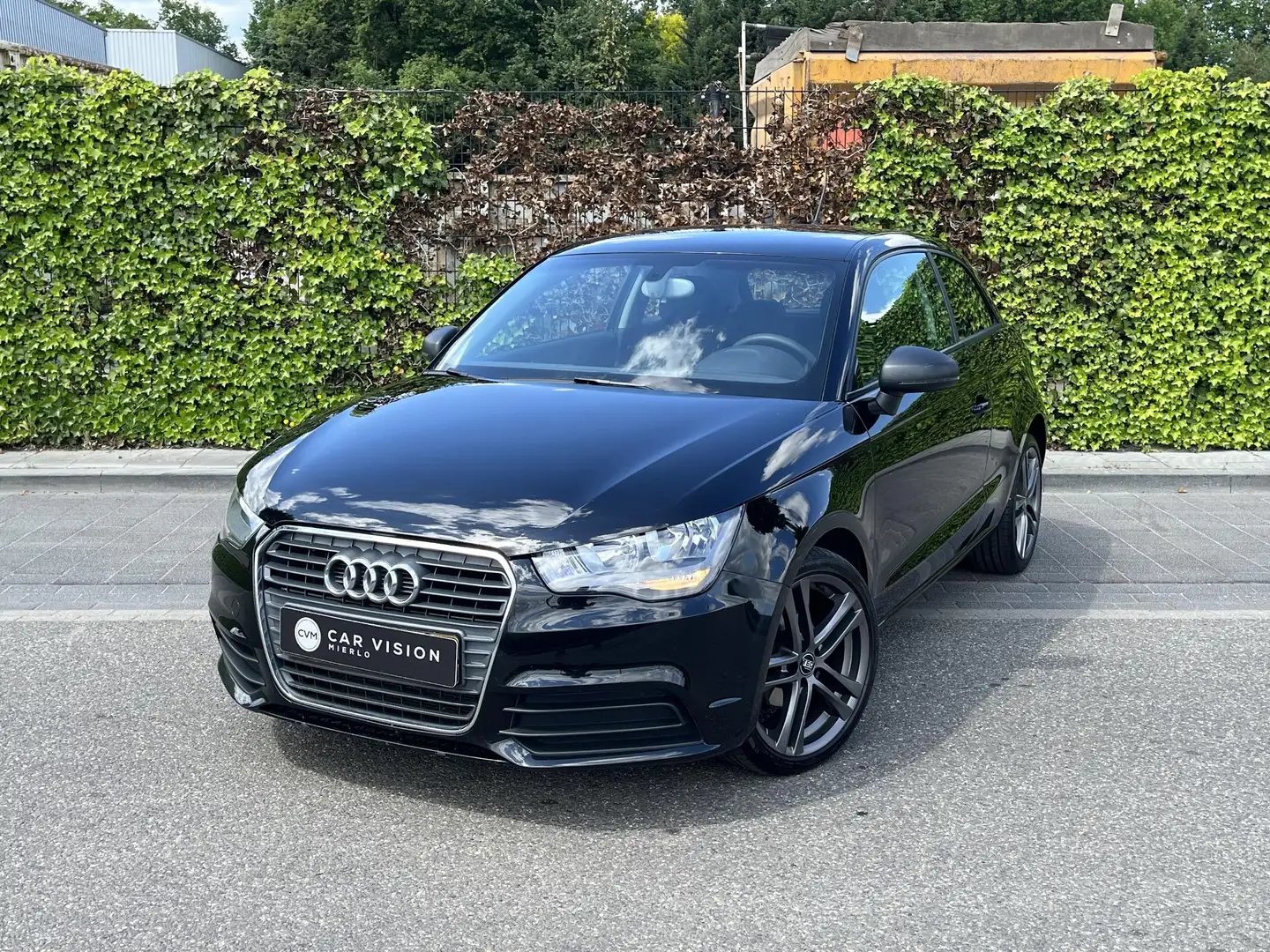 Audi A1 1.2 TFSI Attraction * Carplay * Airco * Garantie * Zwart - 1