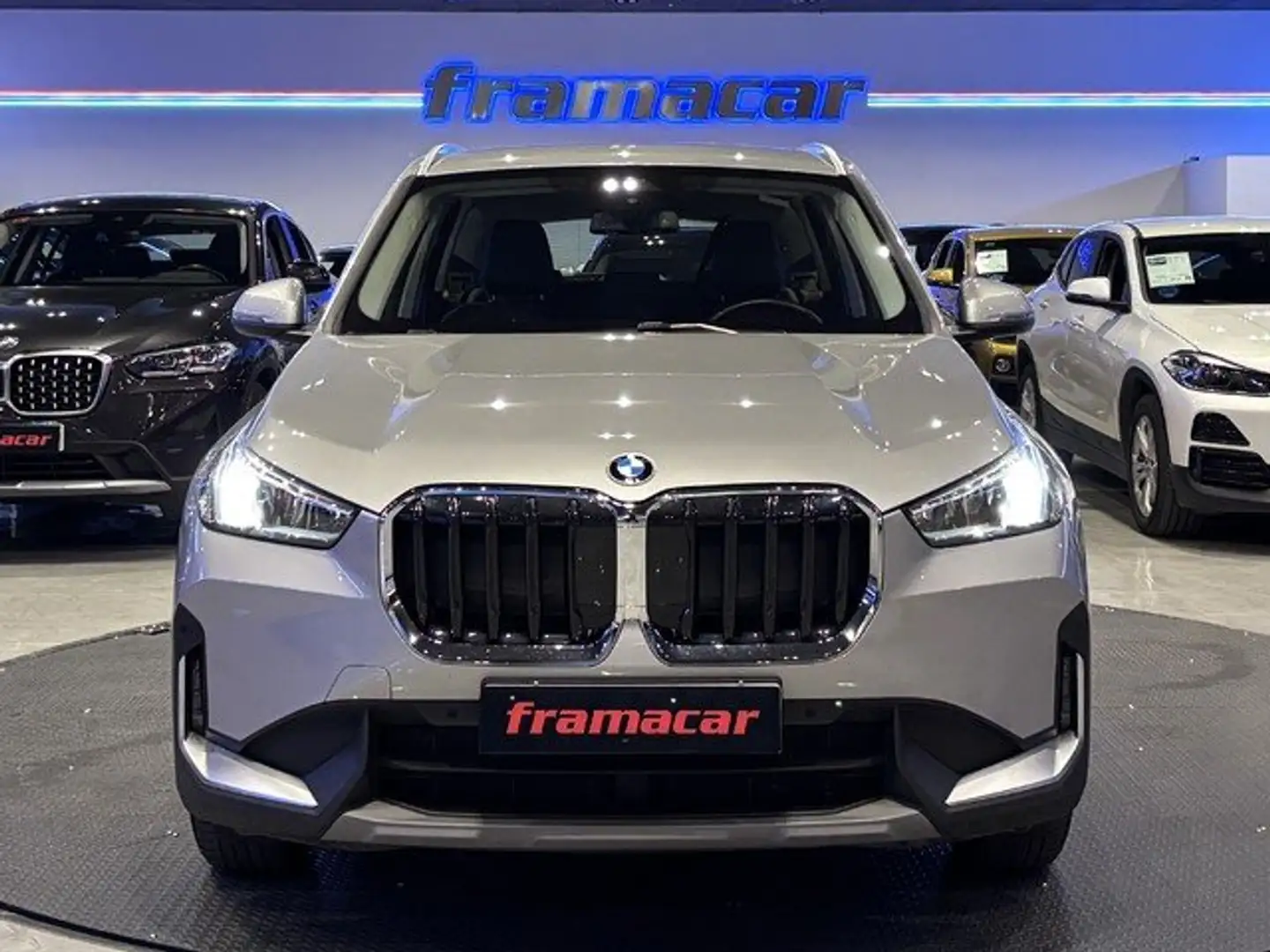 BMW X1 sDrive 18iA Gris - 2