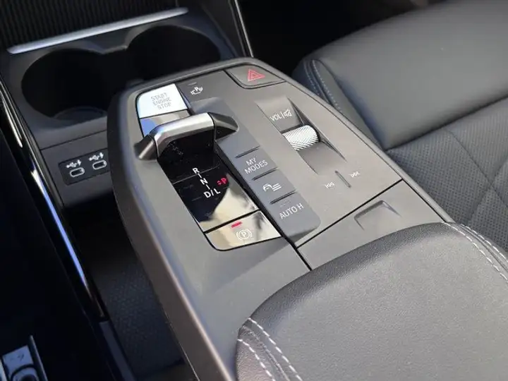 BMW X1 2023, foto 15
