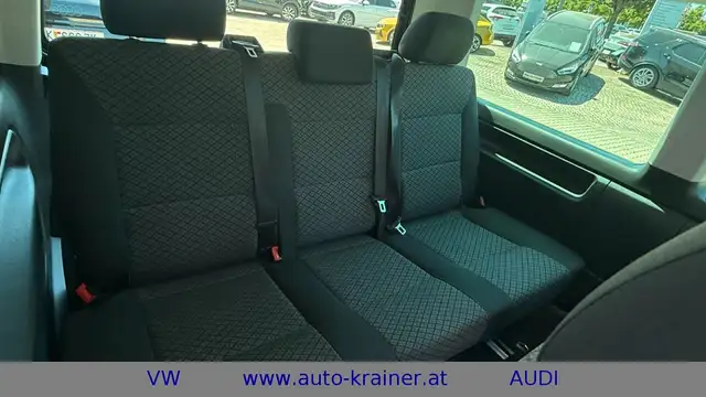 Volkswagen T6.1 Multivan Trendline TDI DSG 4MOTION Ansicht 18
