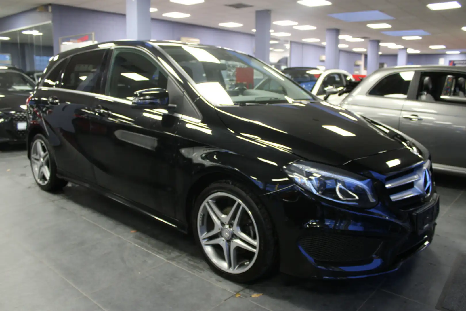 Mercedes-Benz B 180 CDI 7G-DCT AMG Line Negro - 1