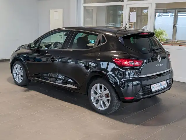 Renault Clio view 9