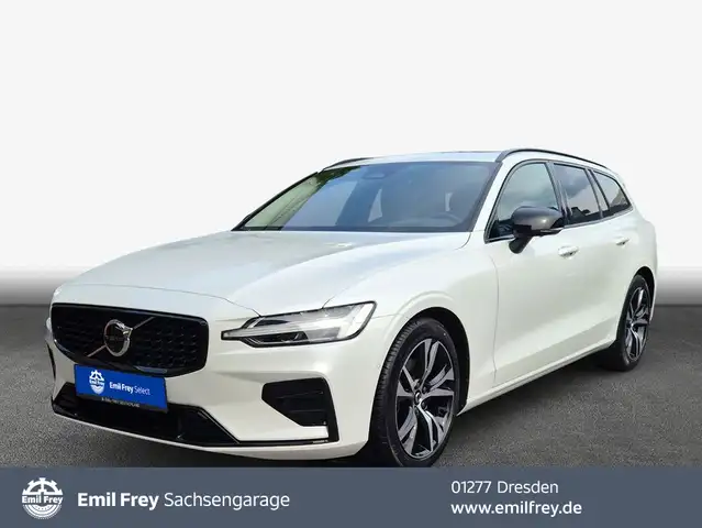 Volvo V60 B4 B DKG Plus Dark Pano*HuD*Alarm*RFC*Mj.26