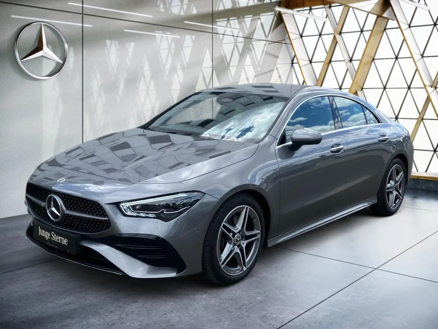Mercedes-Benz CLA 200 d Coupé AMG AHK*Kamera*Guard*Multibeam** Grau - 2