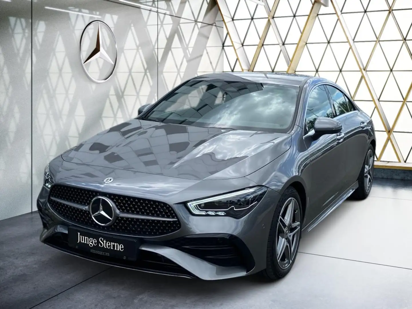 Mercedes-Benz CLA 200 d Coupé AMG AHK*Kamera*Guard*Multibeam** Grau - 1