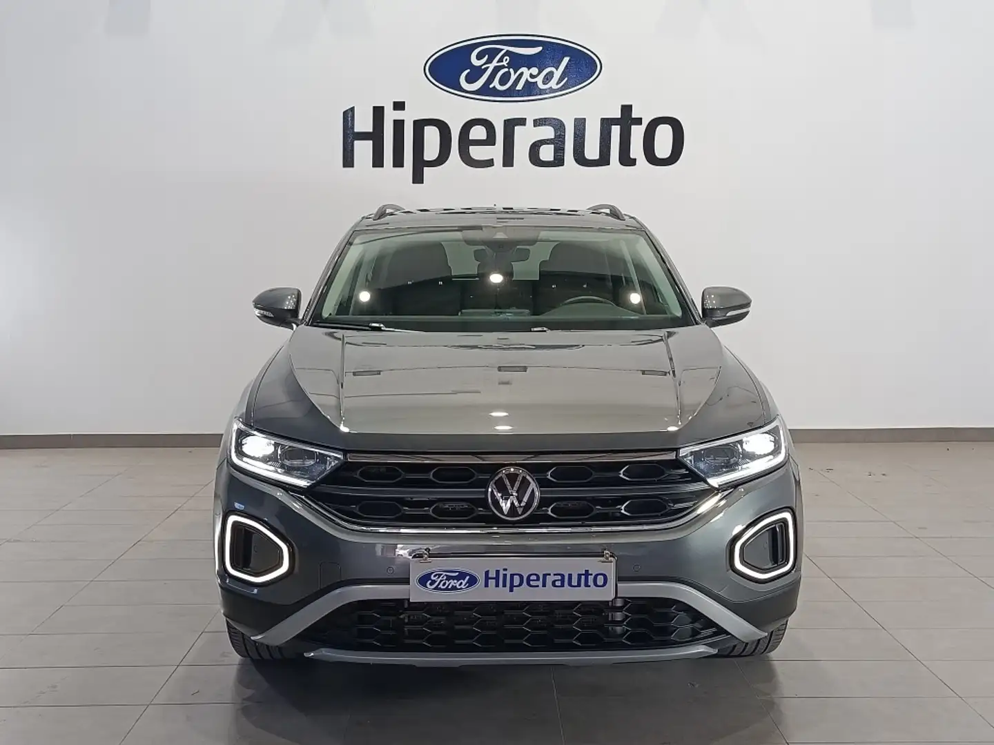 Volkswagen T-Roc 1.5 TSI Más DSG7 110KW Gris - 2
