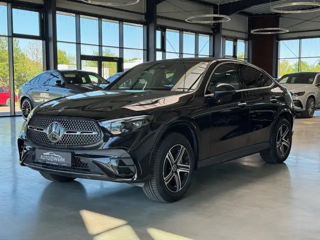 Mercedes-Benz GLC 300 e 4M MEMORY KEYLES NIVEAU DIST. PANO