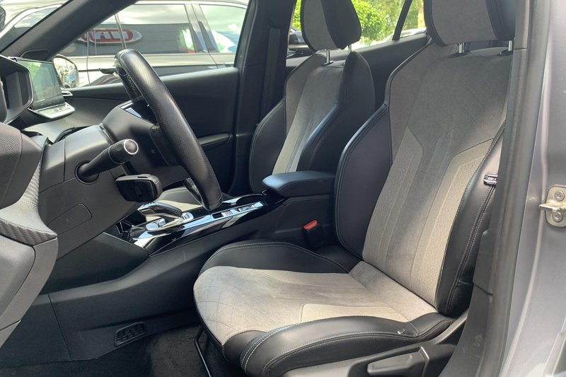 Peugeot e-2008 EV GT Pack 50 kWh | Navigatie | Adapt. Cruise Cont — photo 5
