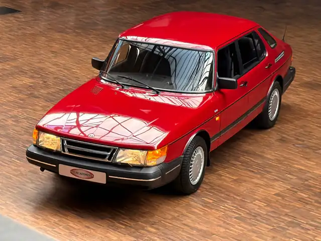 Saab 900 900 i 16