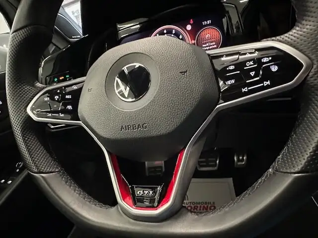 Volkswagen Golf view 20