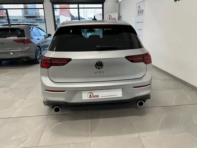 Volkswagen Golf view 5