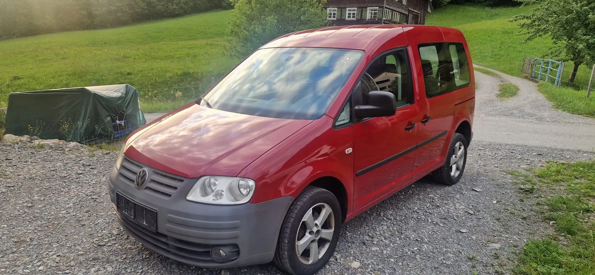 Volkswagen Caddy 1.9 TDI DPF Life (5-Si.) Rot - 2