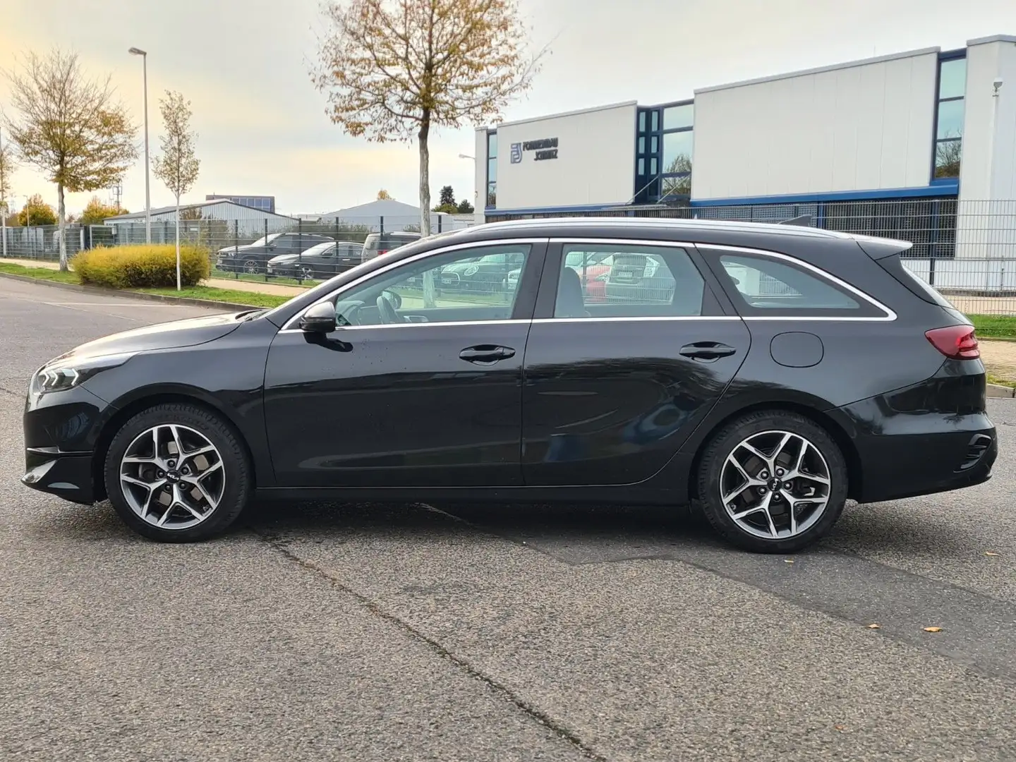 Kia Ceed SW / cee'd SW Spirit*Autom.*1.Hand*Navi*RFK* Schwarz - 2