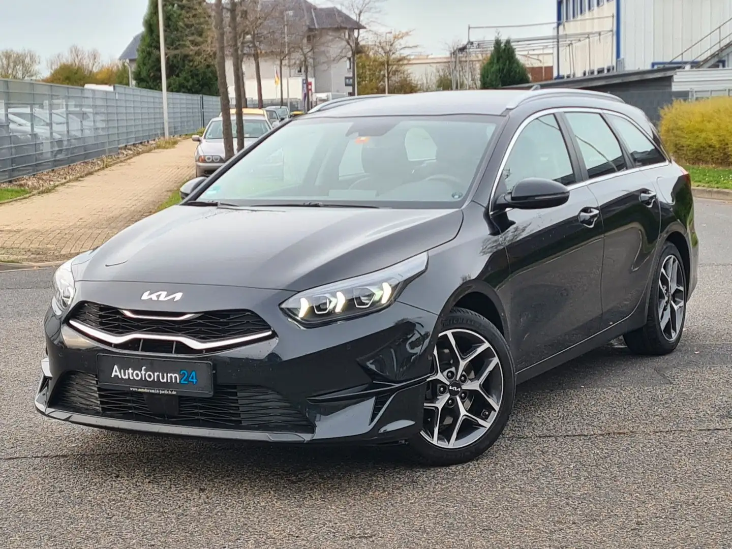 Kia Ceed SW / cee'd SW Spirit*Autom.*1.Hand*Navi*RFK* Schwarz - 1