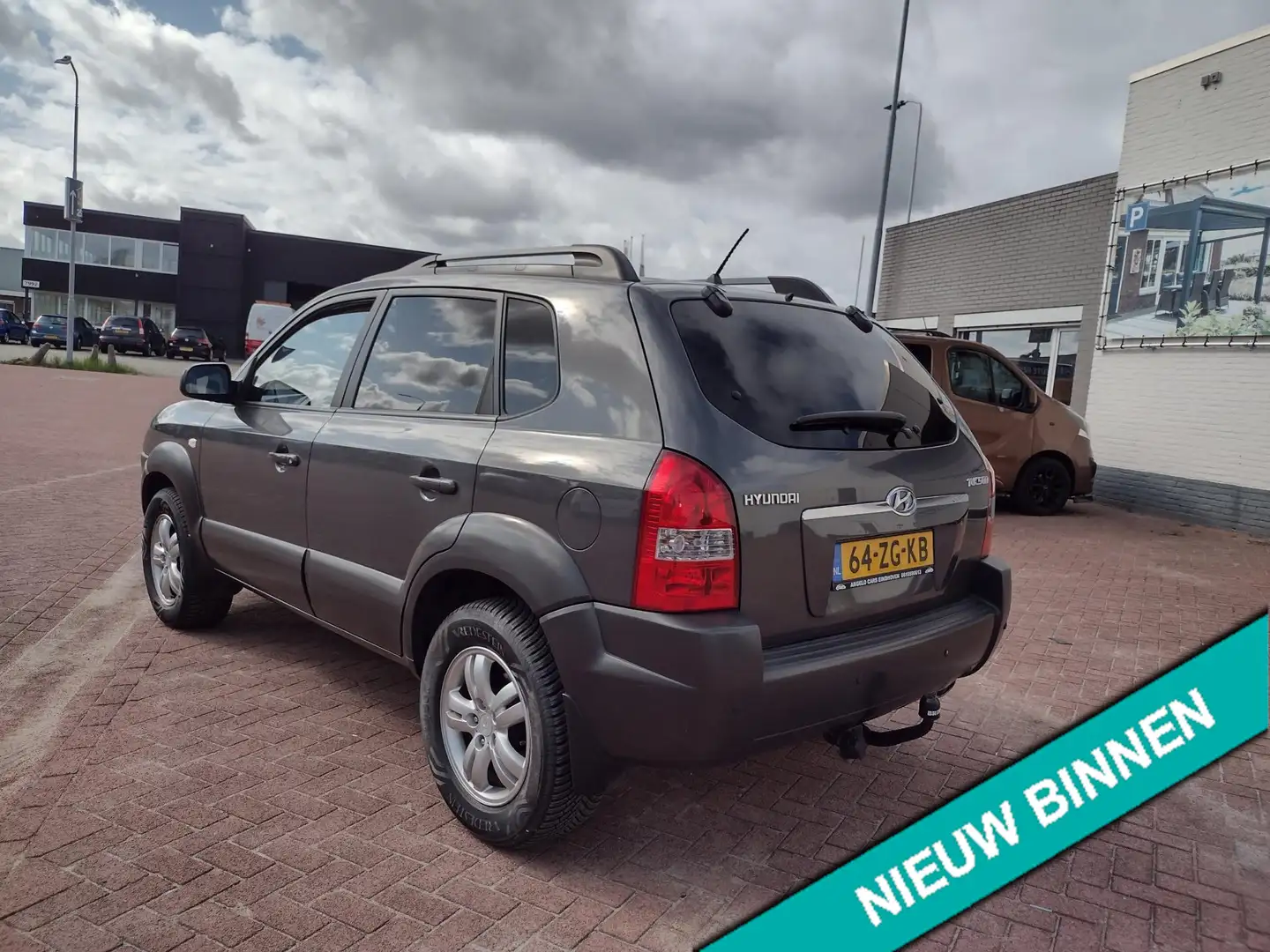 Hyundai TUCSON 2.0i Style MOOIE AUTO BEL 0619590613 APK 10-06-202 Gris - 2