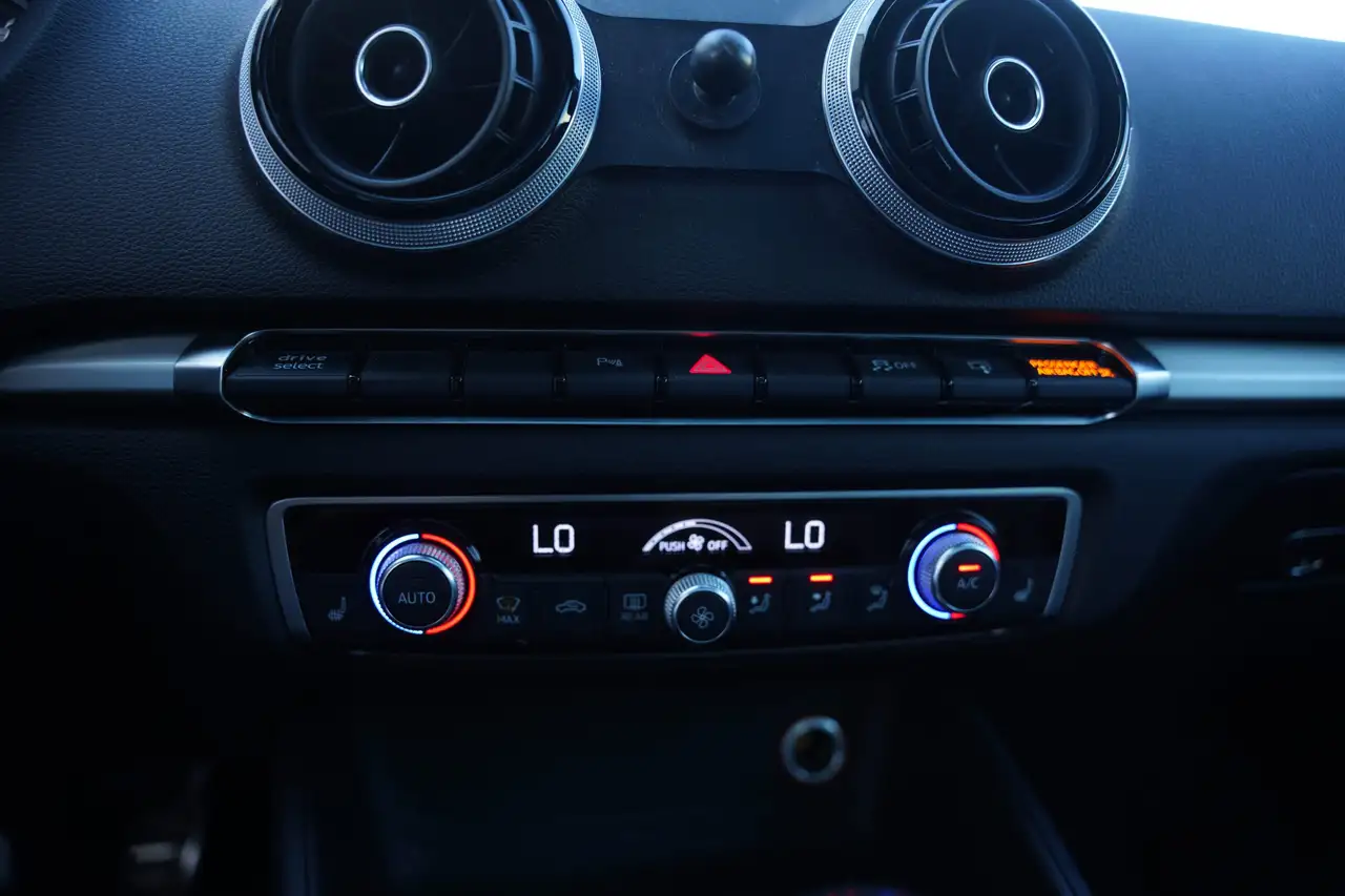 Audi S3 снимка Audi S3