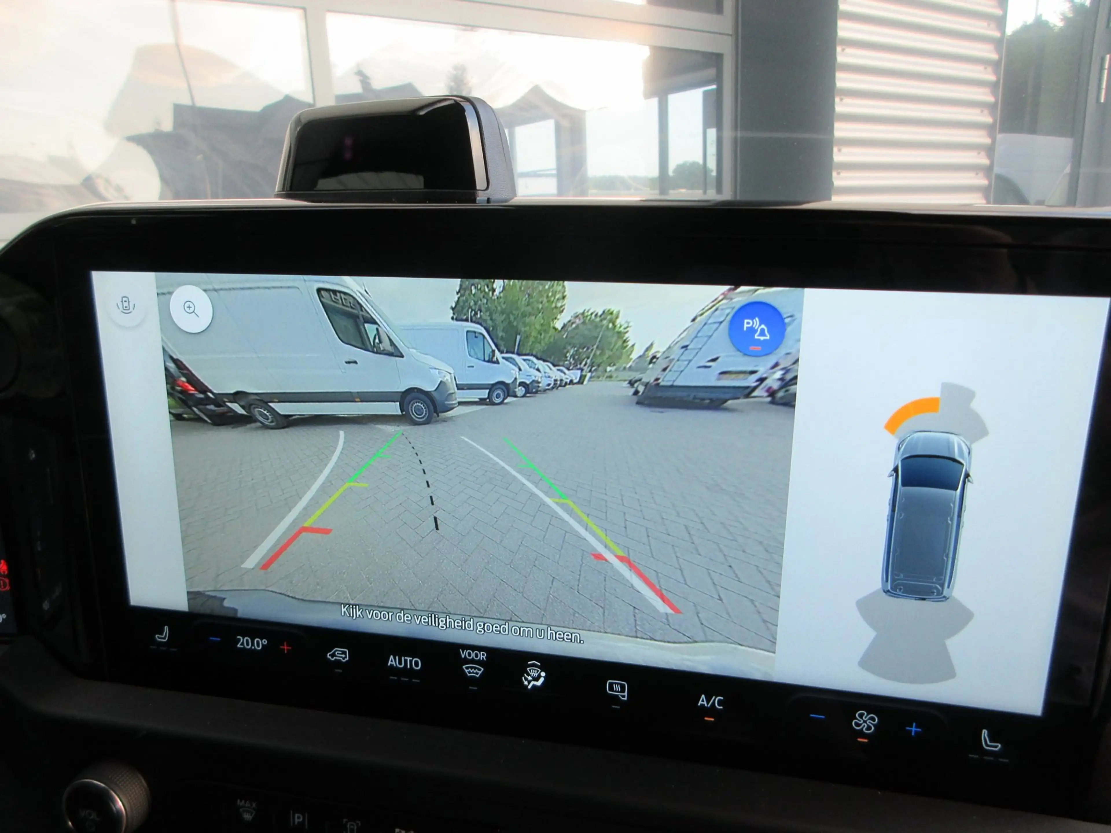 Ford E-Transit Cust. 340 L2H1 Limited 71 kWh 218 pk carplay camer — photo 12